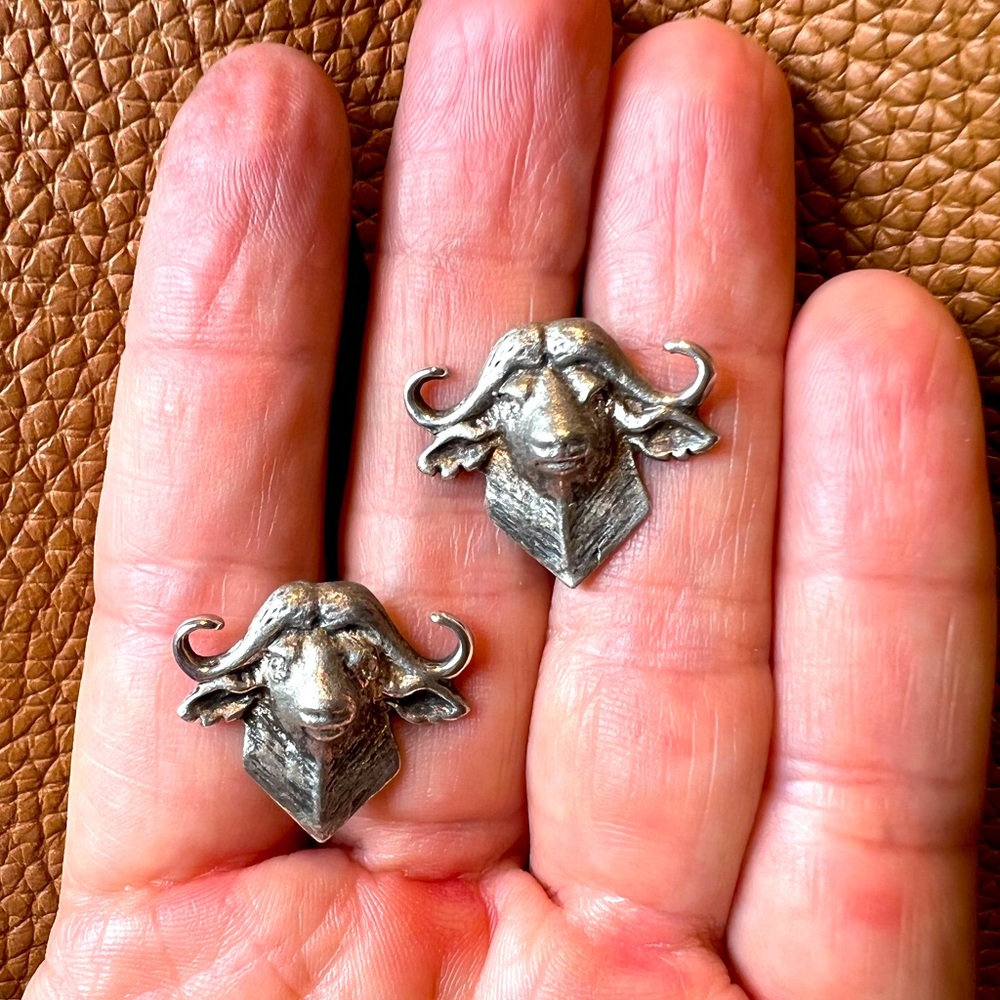 Sterling silver Cape buffalo 🦬 cufflinks